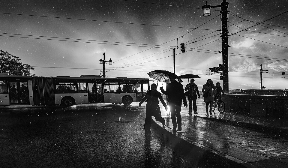 Weather system bringing rain shifts towards east, precipitation starting from western parts